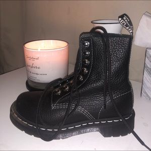 Size 5 brand new Dr Martin boots women’s